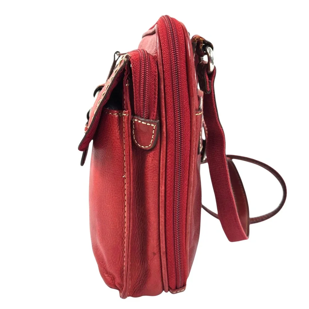 Vtg 90s Y2K FOSSIL Crossbody Bag Pebbled Leather Red Boho Zip Around EXCELLENT